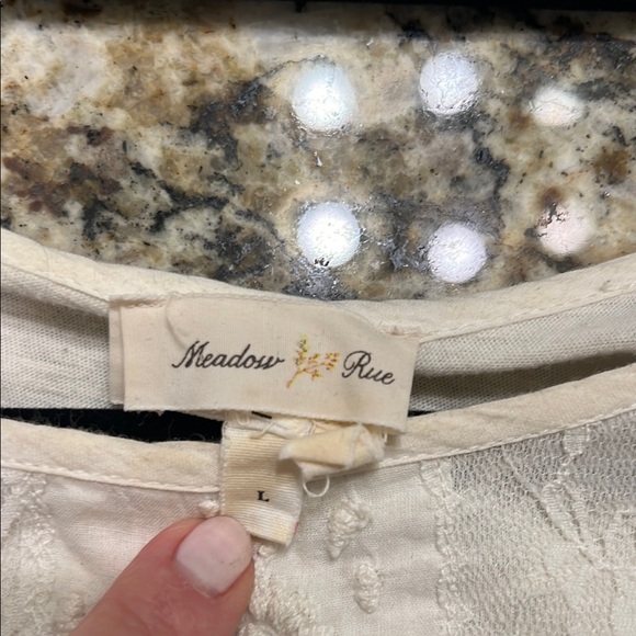 Meadow Rue White Pleated Embellished Short Sleeve Blouse - Picture 3 of 3